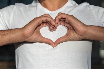 hands-heart-the-heart-of-the-matter-jet-text-blog