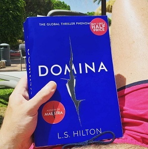 jet-text-sun-lounger-man-reading-free-to-use-image